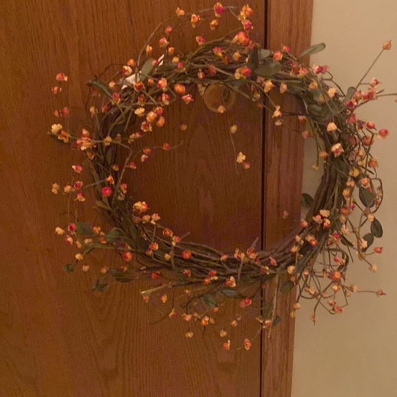 Bittersweet Twig Wreath - Picture 5 of 5